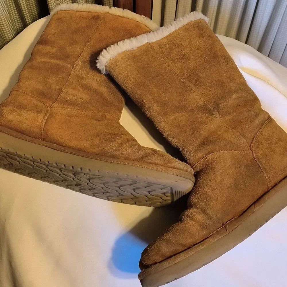 Kookaburra by Ugg boots